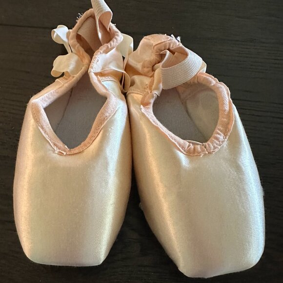 Freed Of London Studio Pointe Shoes - Picture 4 of 4